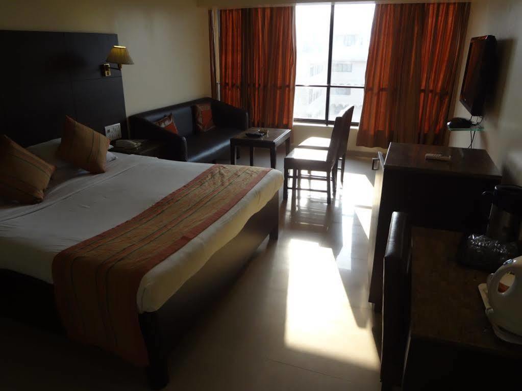Hotel Kings International Juhu Bombaj Zewnętrze zdjęcie